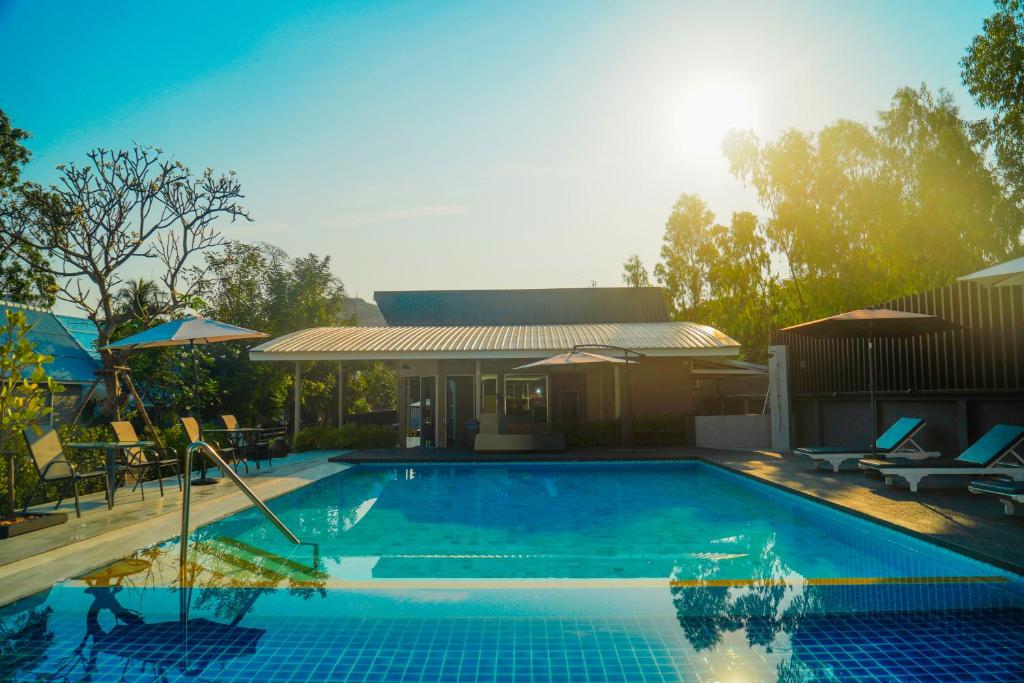 Bazén v ubytování Luna Hut Resort nebo v jeho okolí