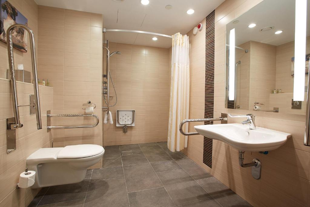 Hilton Garden Inn Rzeszów - Sala Queen - Acesso à Mobilidade