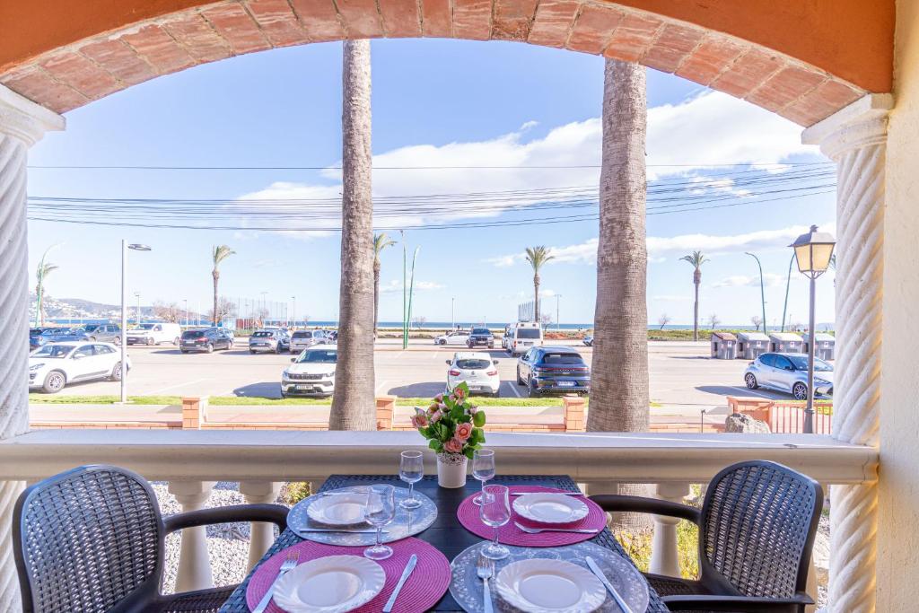 Reštaurácia alebo iné gastronomické zariadenie v ubytovaní Apart-rent Apartment Bahia 0019