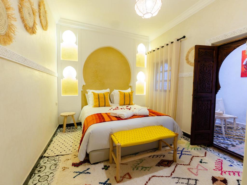 Postel nebo postele na pokoji v ubytování Riad Dar Lamia