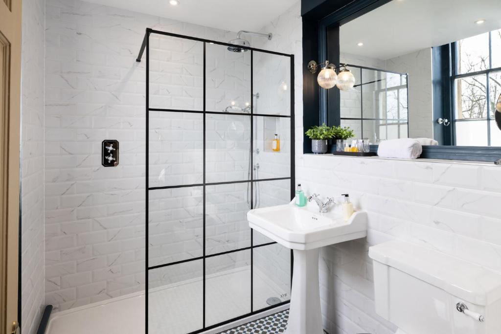 The Churchill Hotel - Resim 37