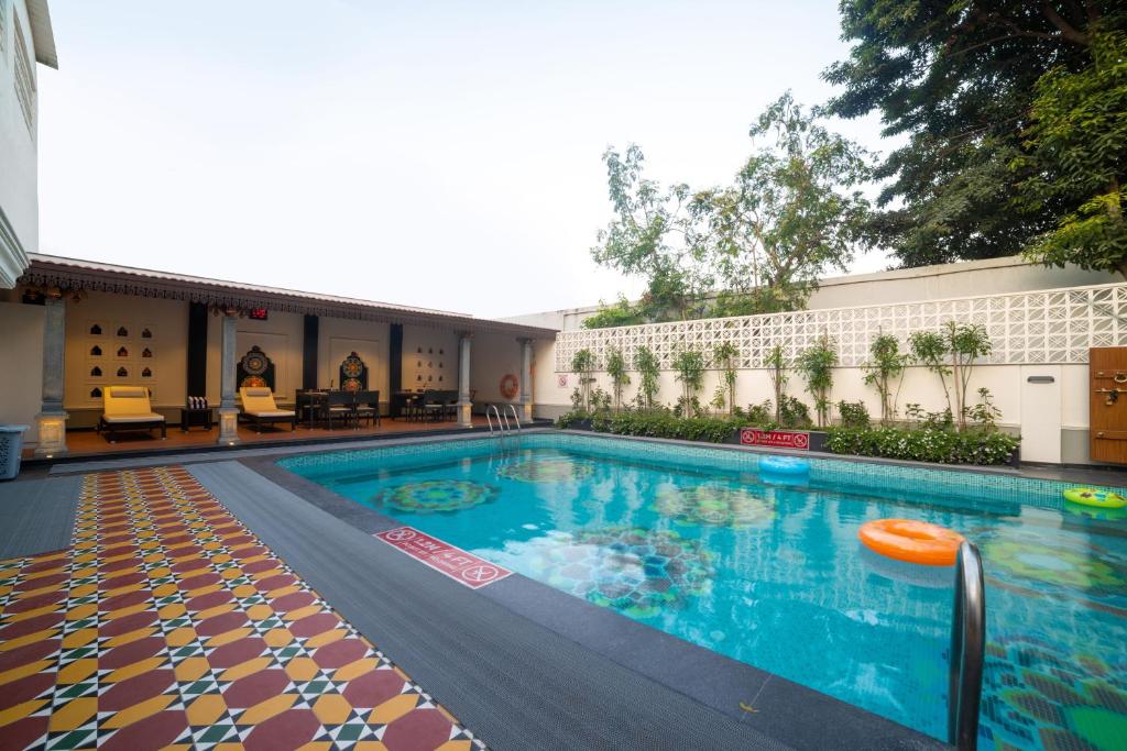 Bazén v ubytování Regency Madurai by GRT Hotels nebo v jeho okolí
