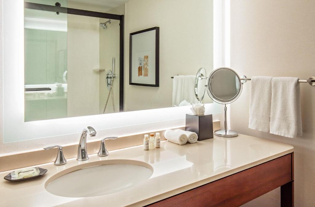 Sheraton Boston Needham Hotel - 