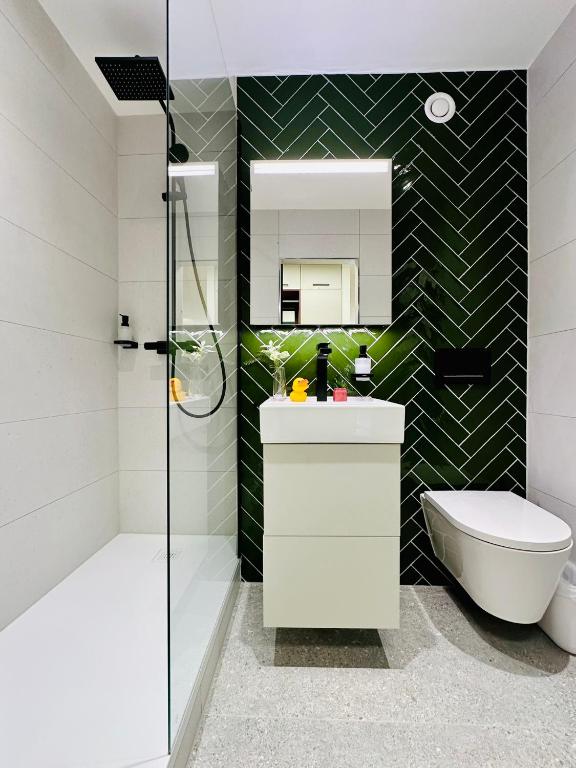 New Studio with Sunny Terrace & Air Condition - Resim 9