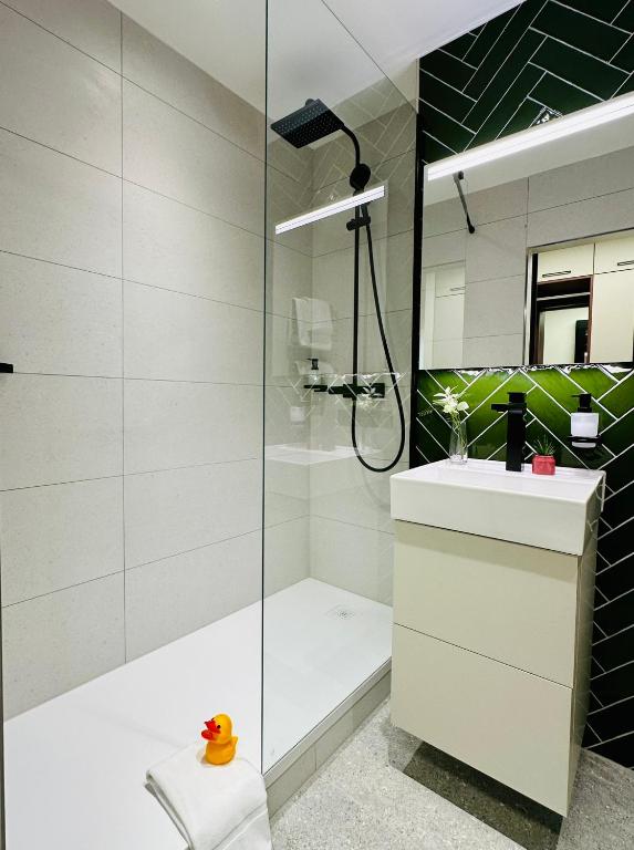 New Studio with Sunny Terrace & Air Condition - Resim 43