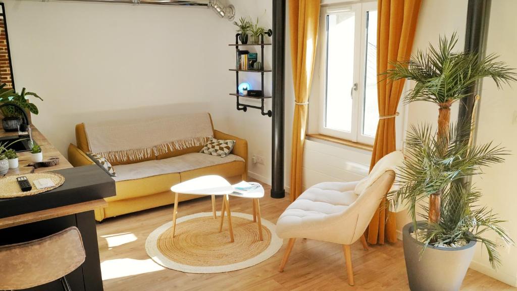 Posezení v ubytování Gîte Oasis Ault - Ciné, Balnéo & Confort à la Mer