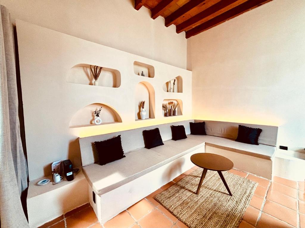 Uma área de estar em Enigmatic Hotel Experience