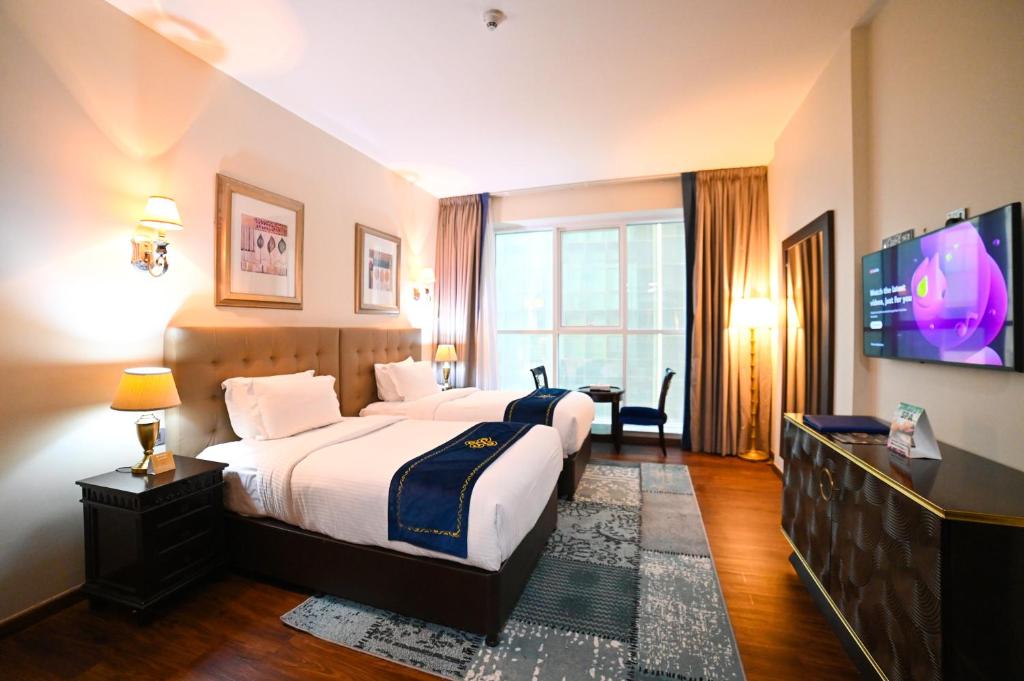 TV a/nebo společenská místnost v ubytování Seven Seas Hotel