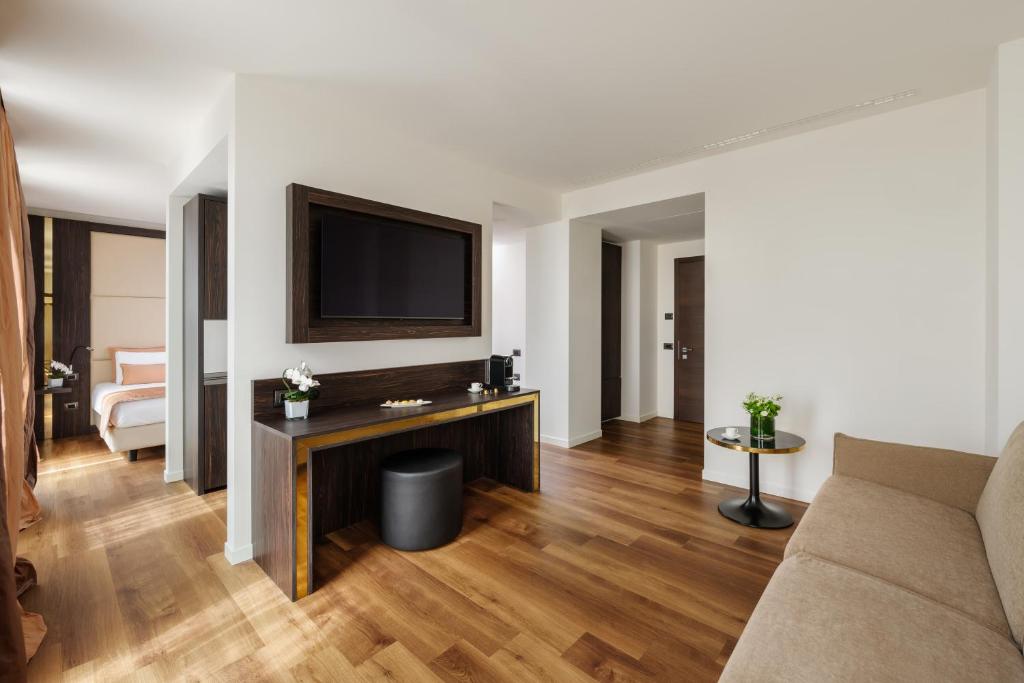 Hotel Dei Cavalieri Milano Duomo - Resim 14