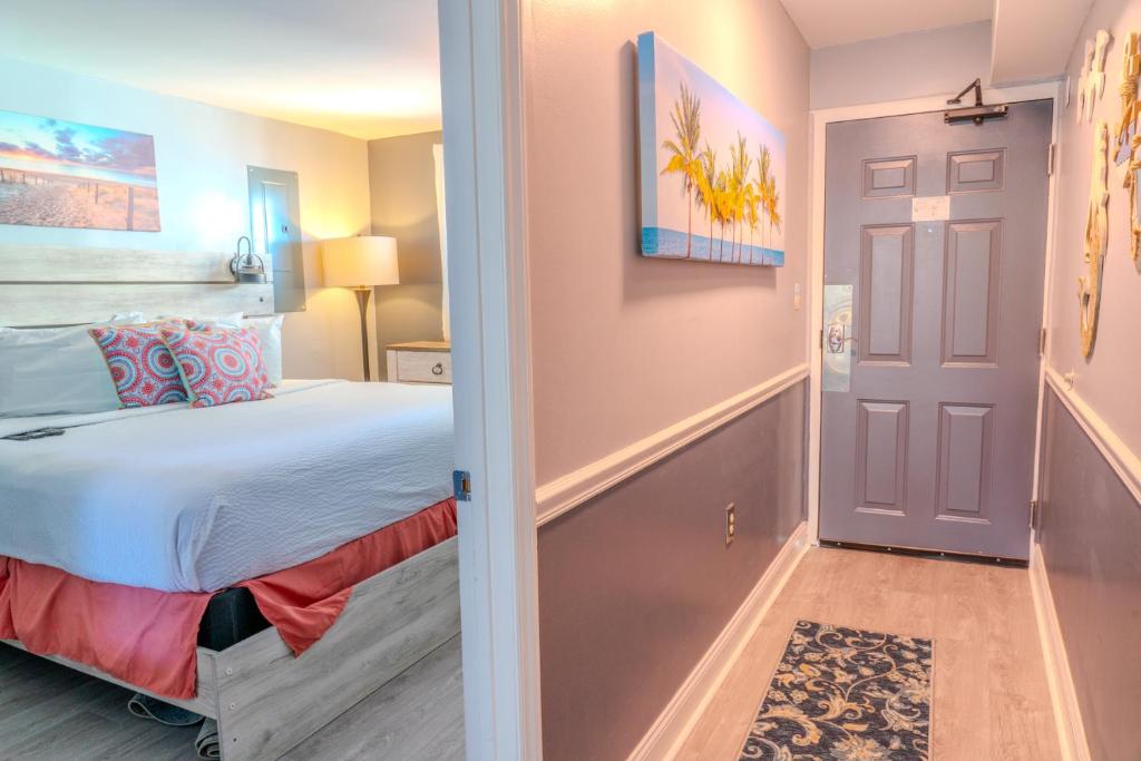 Ein Bett oder Betten in einem Zimmer der Unterkunft Ocean View Double Suite! Sleeps 4 Meridian Plaza 705