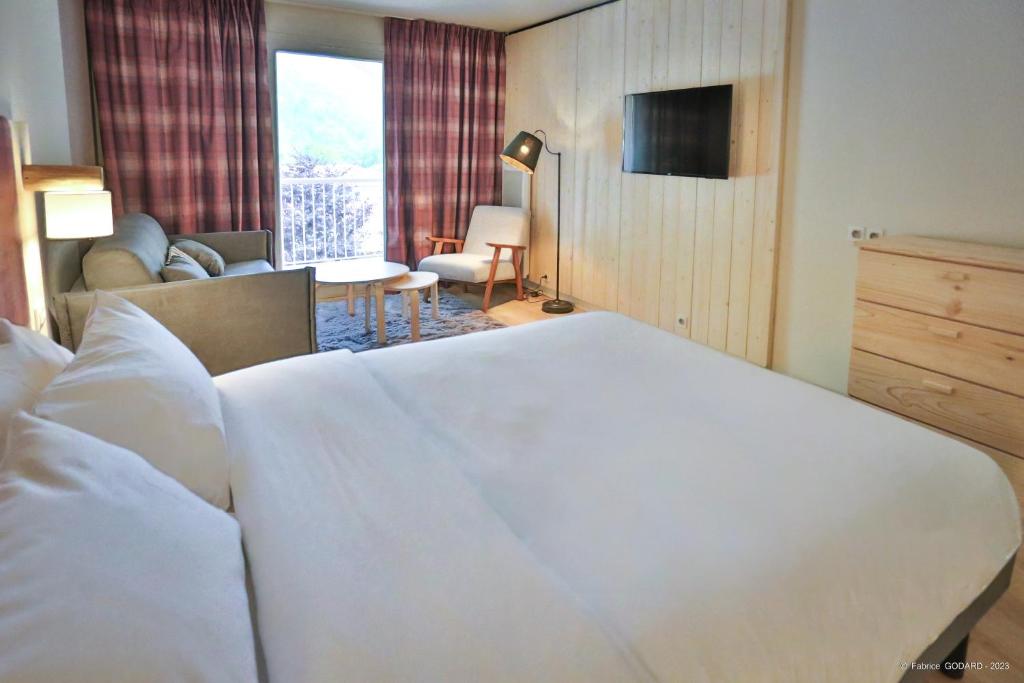 Hôtel Le Refuge des Sources - Superior Room With Balcony