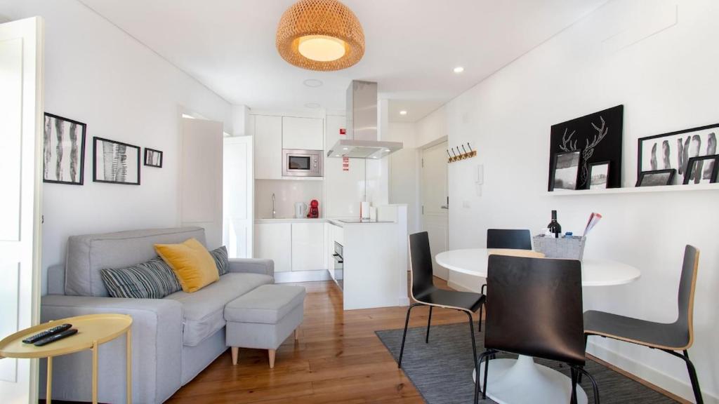 Portas do Sol Stylish Apt