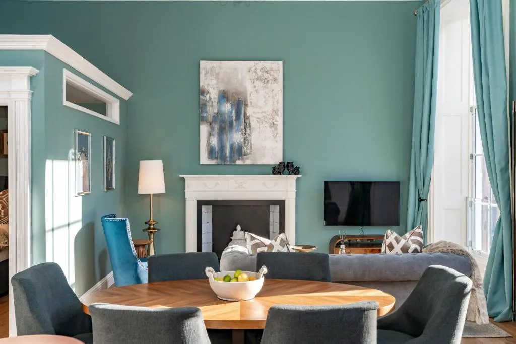 Dragon Suites Luxury Apartments at 8 Albyn Place