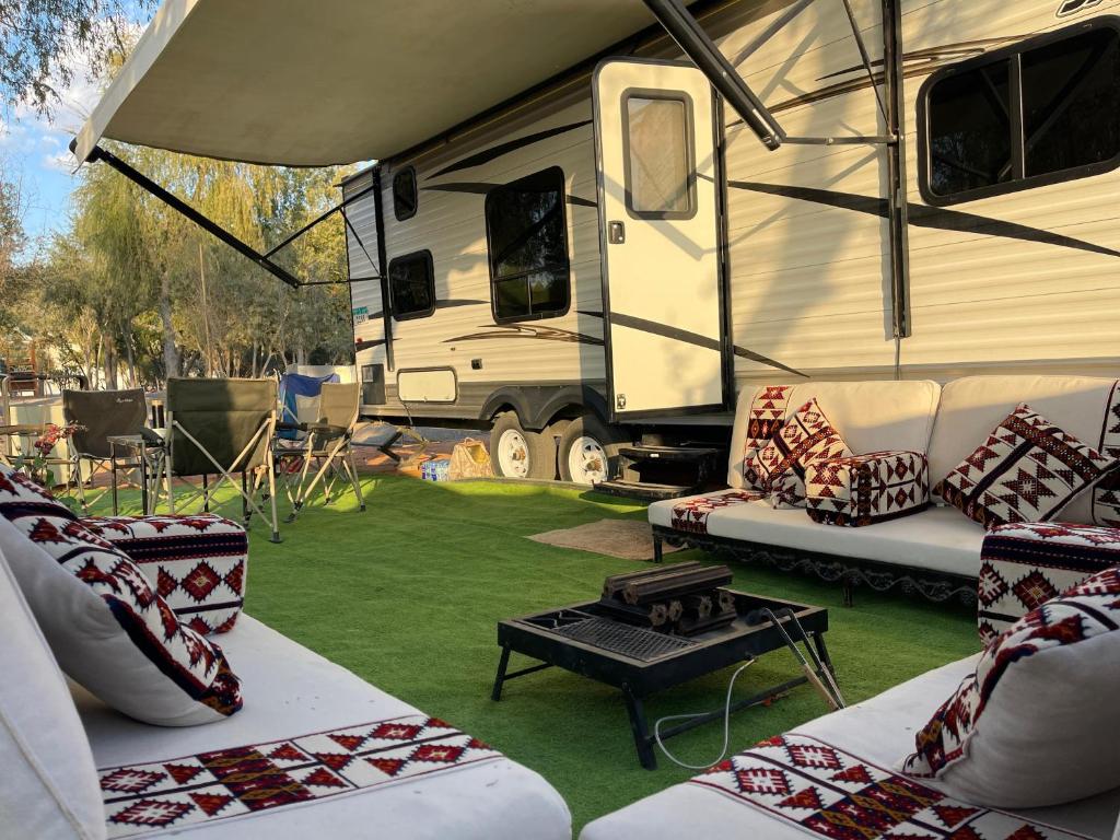Posezení v ubytování Rehla Rv Camper Van