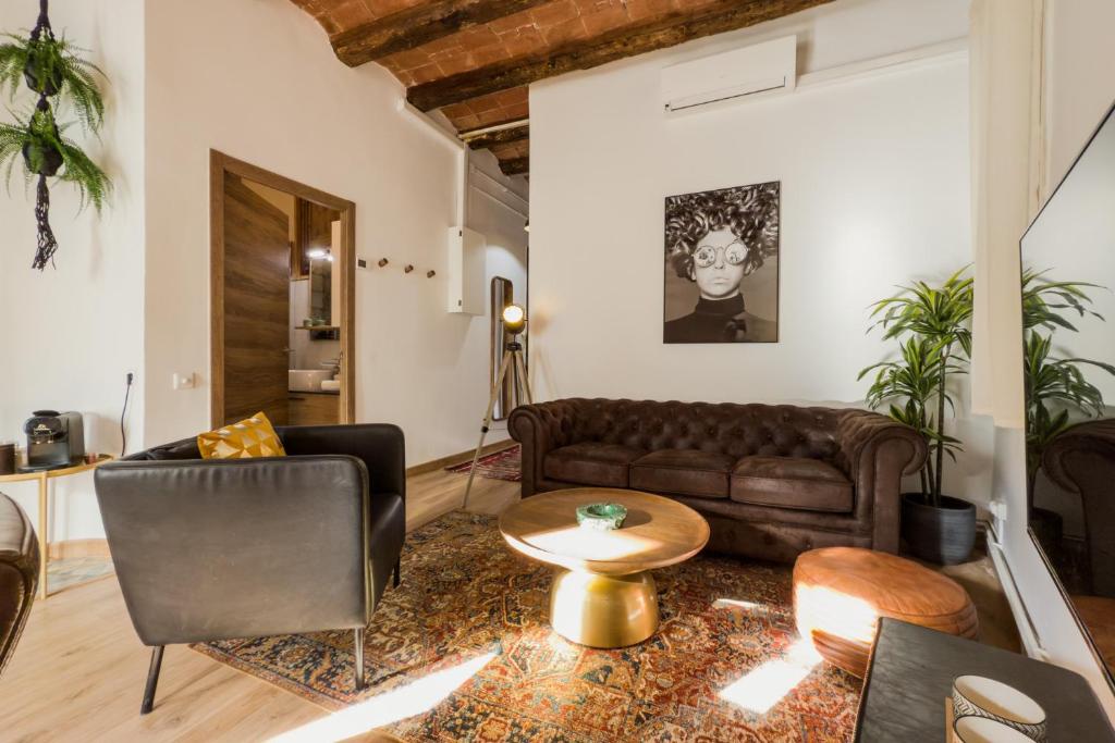 Magalhaes · Trad flat in Poble Sec, near ramblas