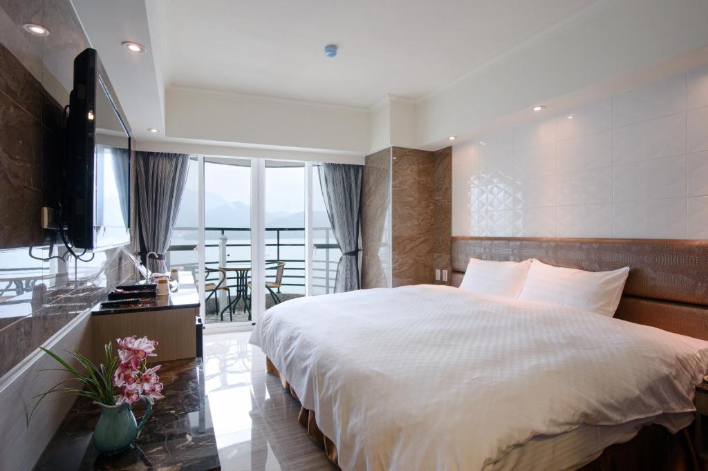 Shui Sha Lian Hotel - Doppelzimmer Mit Blick Auf Den See