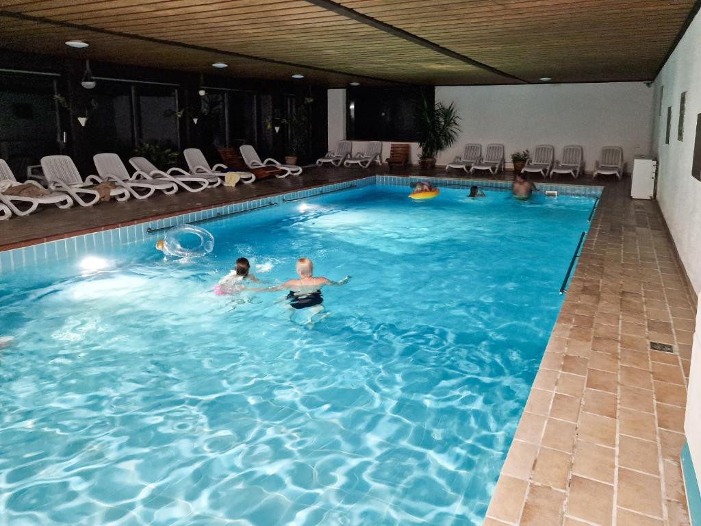 Bazén v ubytování Hotel Bayerischer Wald HFVI nebo v jeho okolí