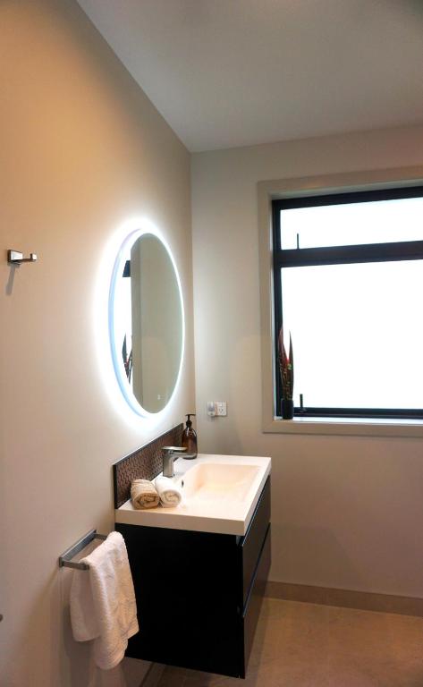 Titoki House - Bed and Breakfast - Resim 3