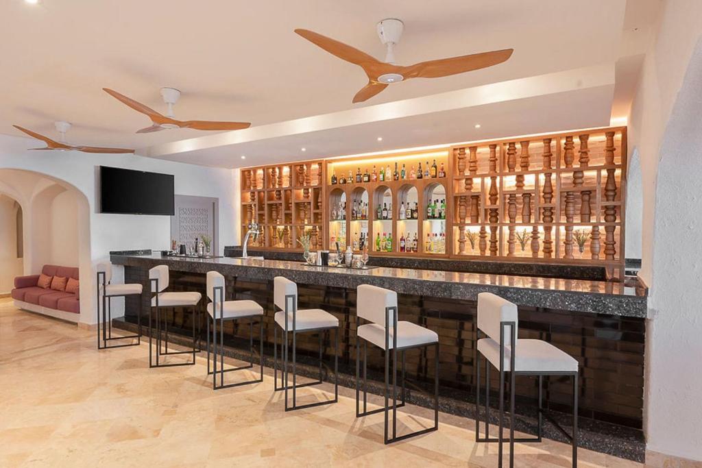 Lounge nebo bar v ubytování GR Solaris Caribe - All Inclusive