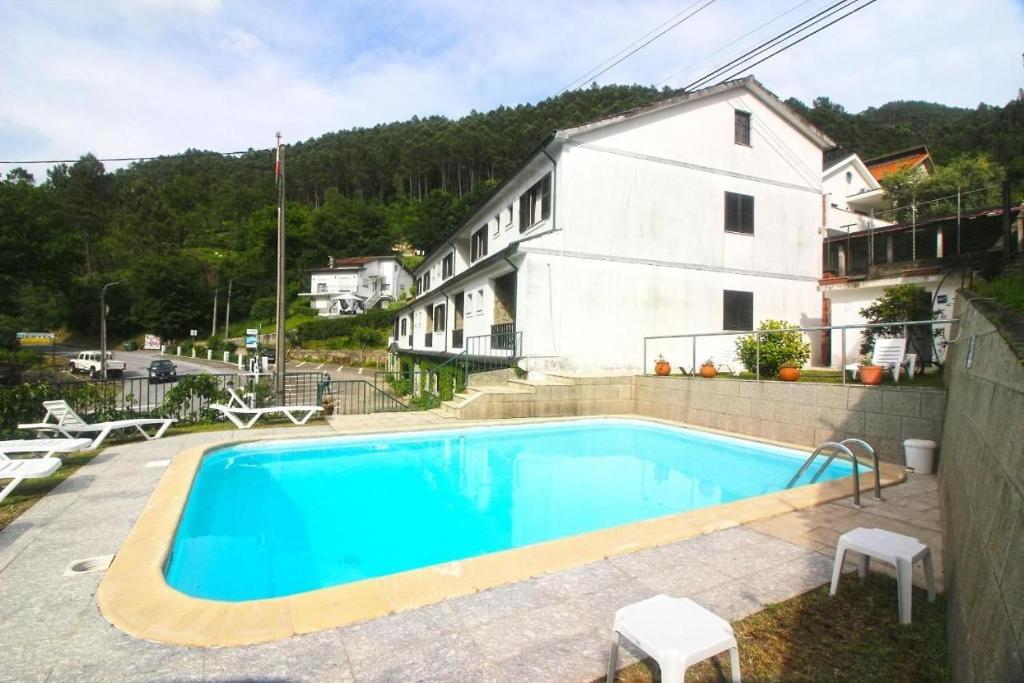 Bazén v ubytování Serrana Gerês Inn nebo v jeho okolí