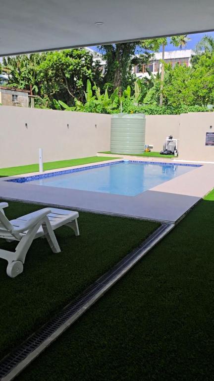Bazén v ubytování Island Accommodation Suva Premier Hospitality nebo v jeho okolí