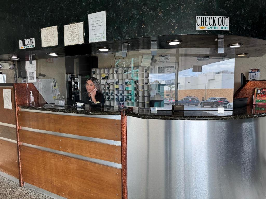 Lounge nebo bar v ubytování R INN de TIJUANA