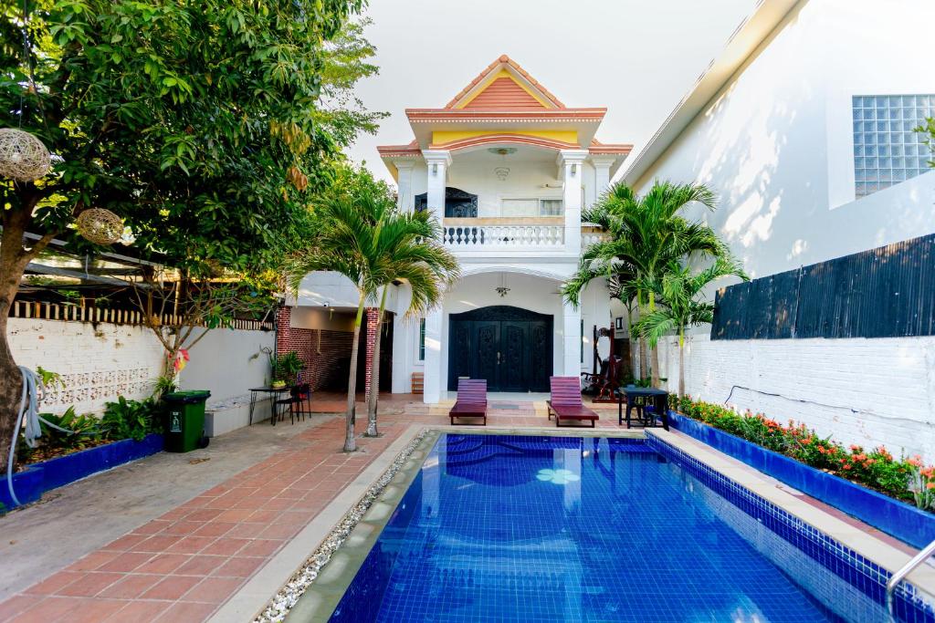 Bazén v ubytování Bakheng Private Pool Villa 4-Bedroom nebo v jeho okolí