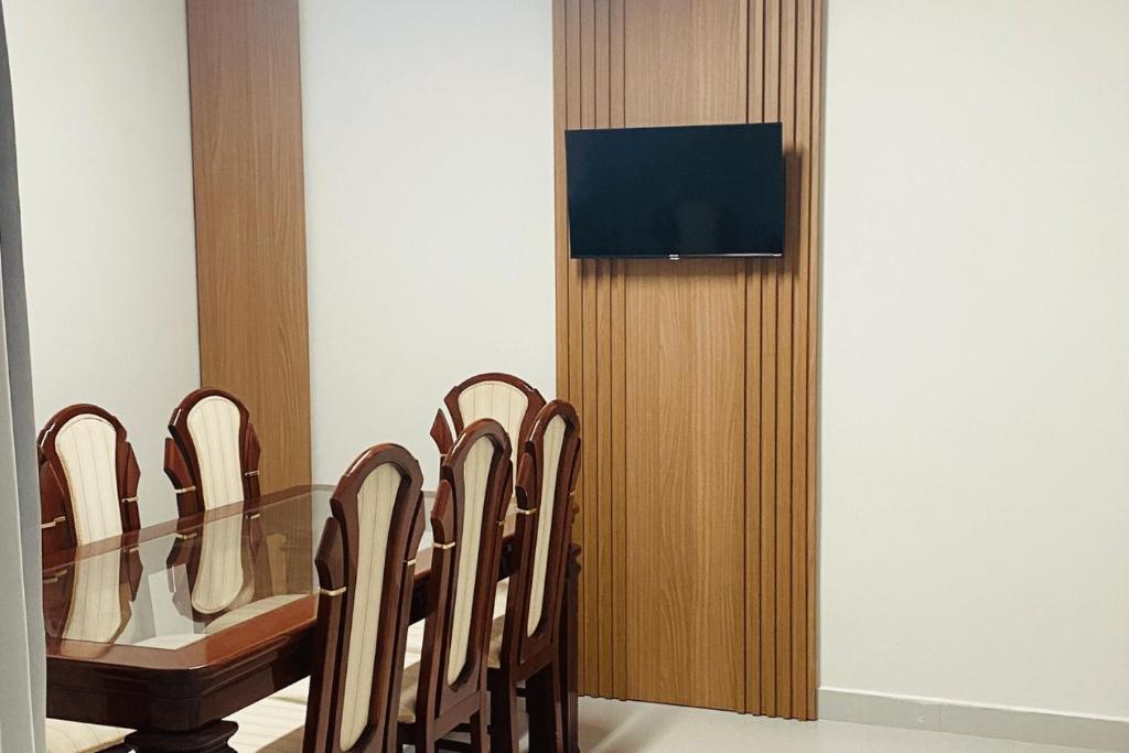 TV a/nebo společenská místnost v ubytování Hotel Marechal Express