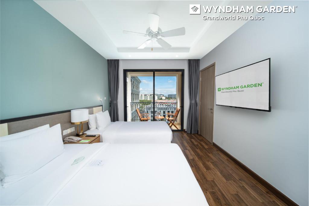 Phòng Superior 2 Giường Đơn Nhìn ra Hồ bơi