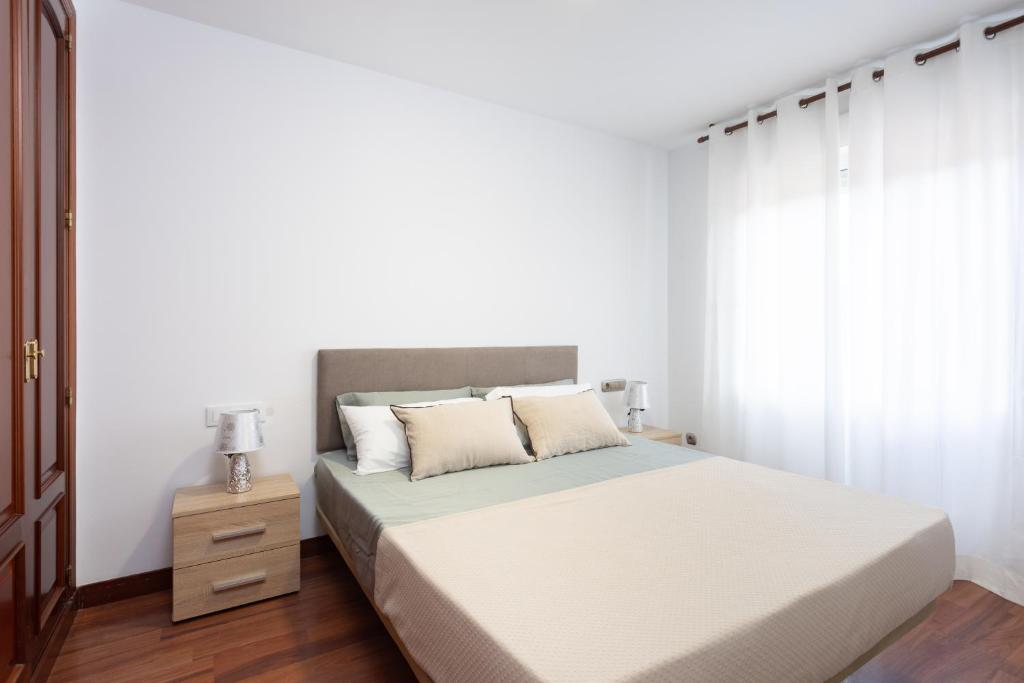 Postel nebo postele na pokoji v ubytování Exclusive villa with private pool 1 kilometer from Los Cristianos Beach