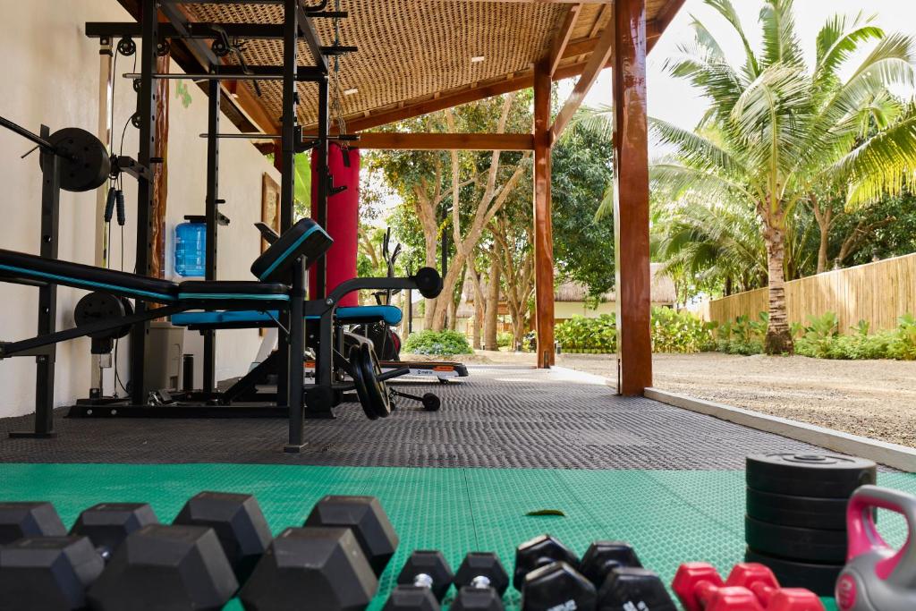 Fitness centrum a/nebo fitness zařízení v ubytování Casa Verde Cliff Resort & Spa