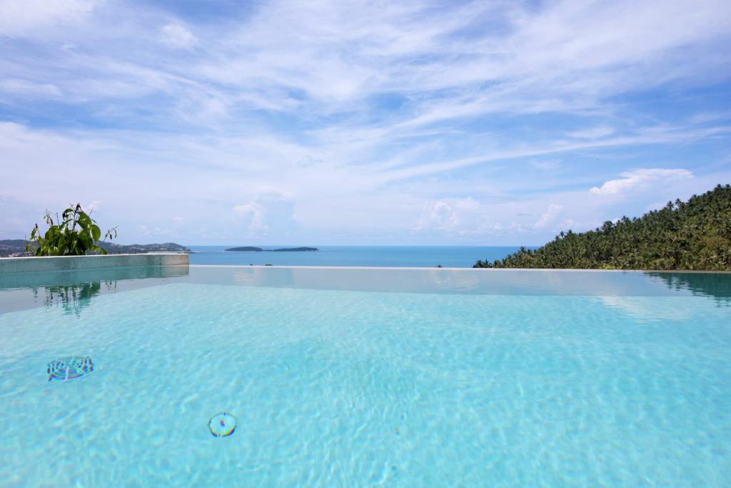 Swimmingpoolen hos eller tæt på INDIGO VILLA Samui
