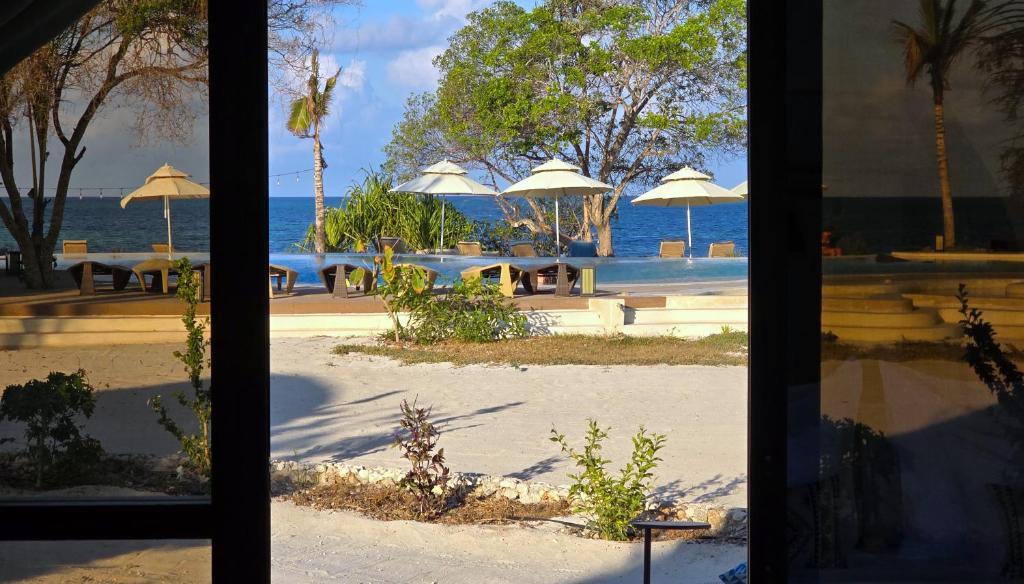 Zanziblue Waves Beach Resort photo 4
