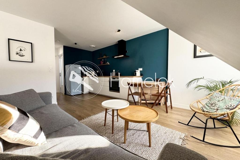 Photo de la galerie de l'établissement Charmant T2 - Sous les toits - Cœur de Lorient, à Lorient