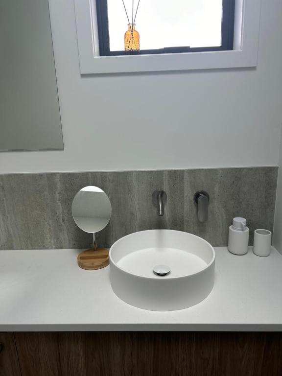 Birdsong Water View 2 Bedroom Apartment - Resim 6