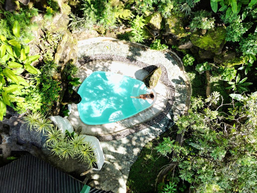 Bazén v ubytování Balihao Resort nebo v jeho okolí