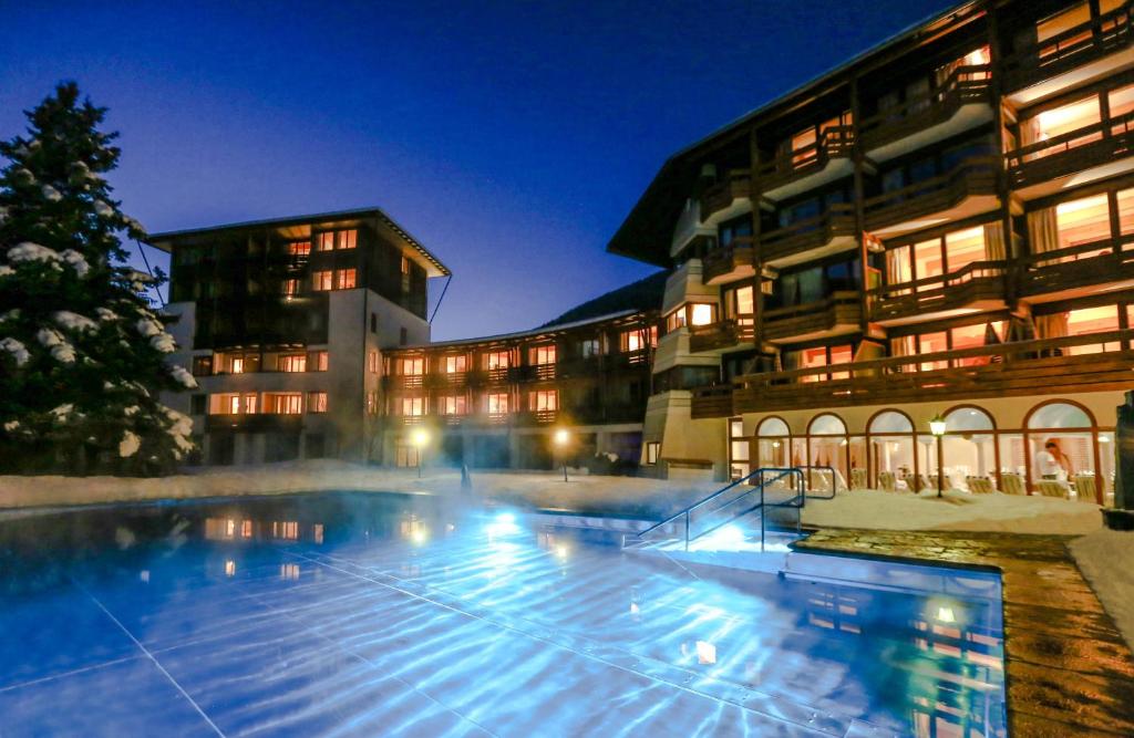 Bazén v ubytování Hotel Die Post nebo v jeho okolí