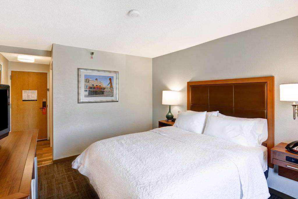 Hampton Inn Memphis Poplar - 