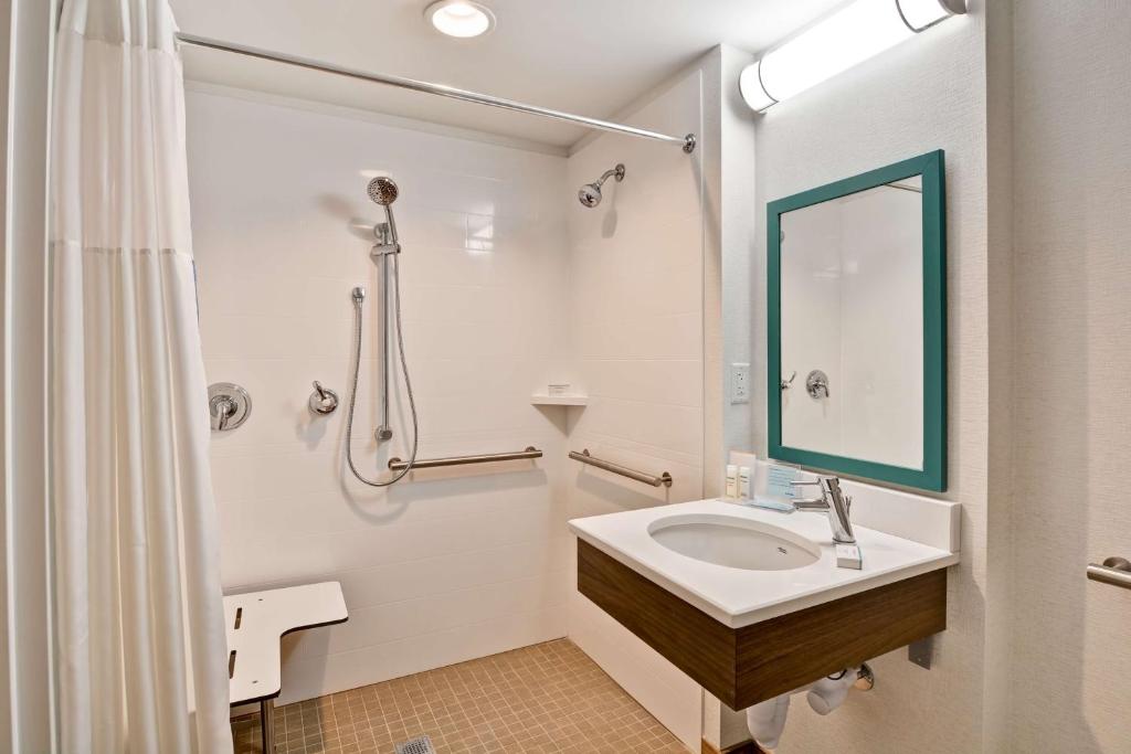 Hampton Inn Memphis Poplar - 