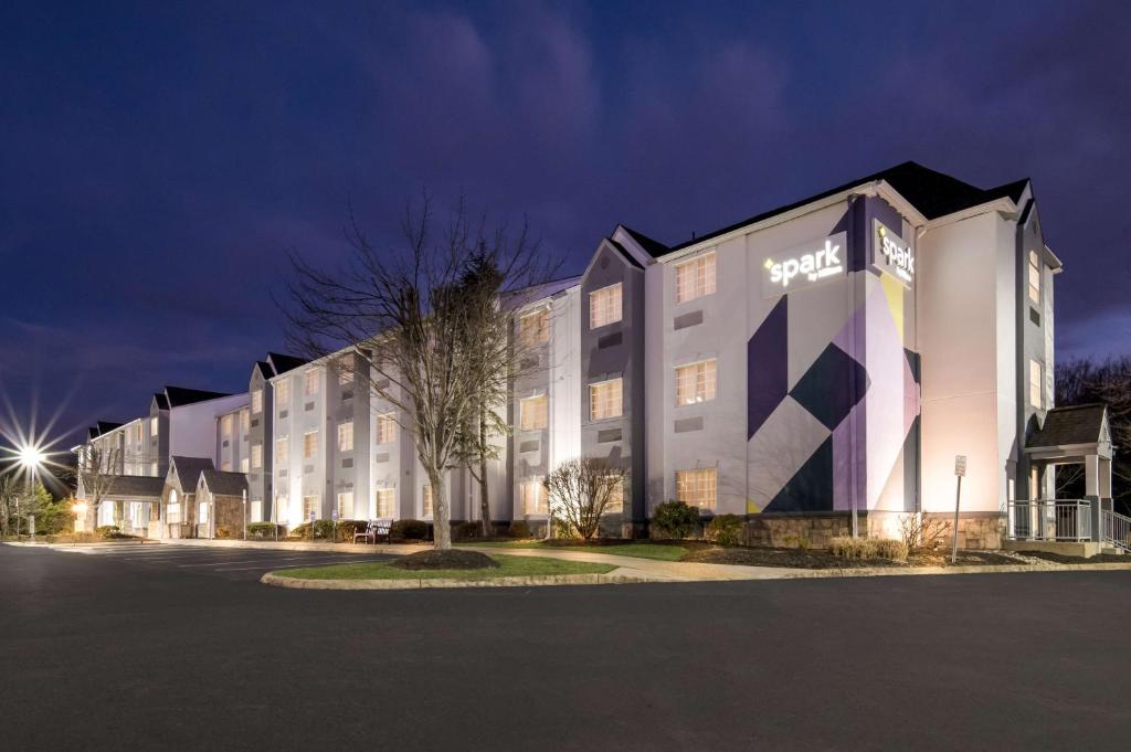 Spark by Hilton Sterling Dulles Airport photo