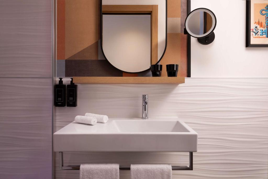 The Spring House Hotel Rome Vatican, Tapestry Collection Hilton - Resim 41