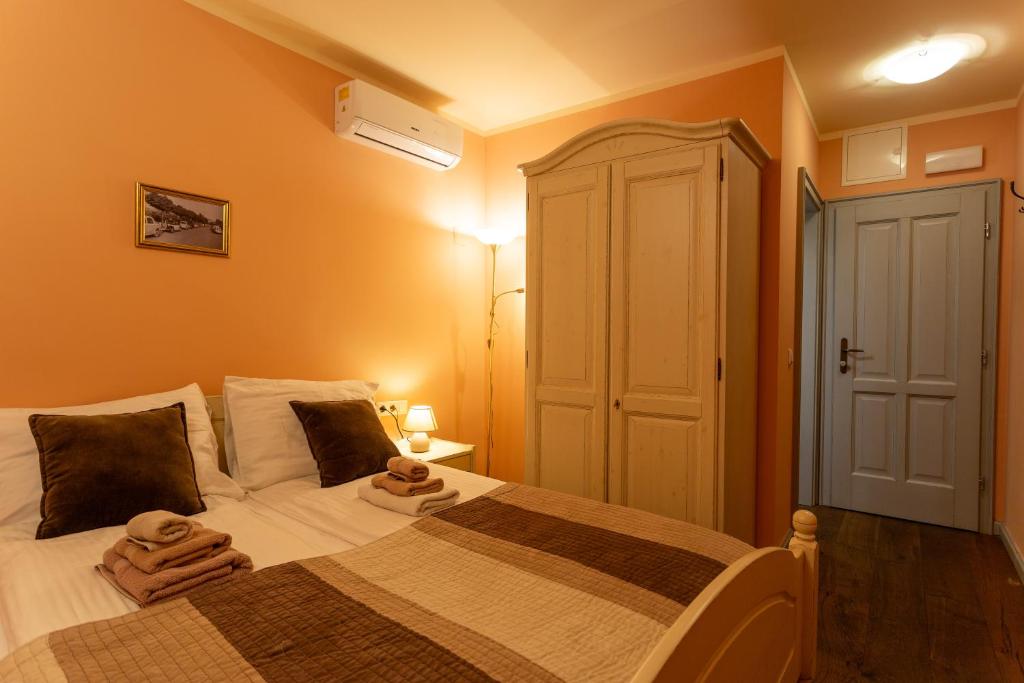 
Economy Double Room (without window)
