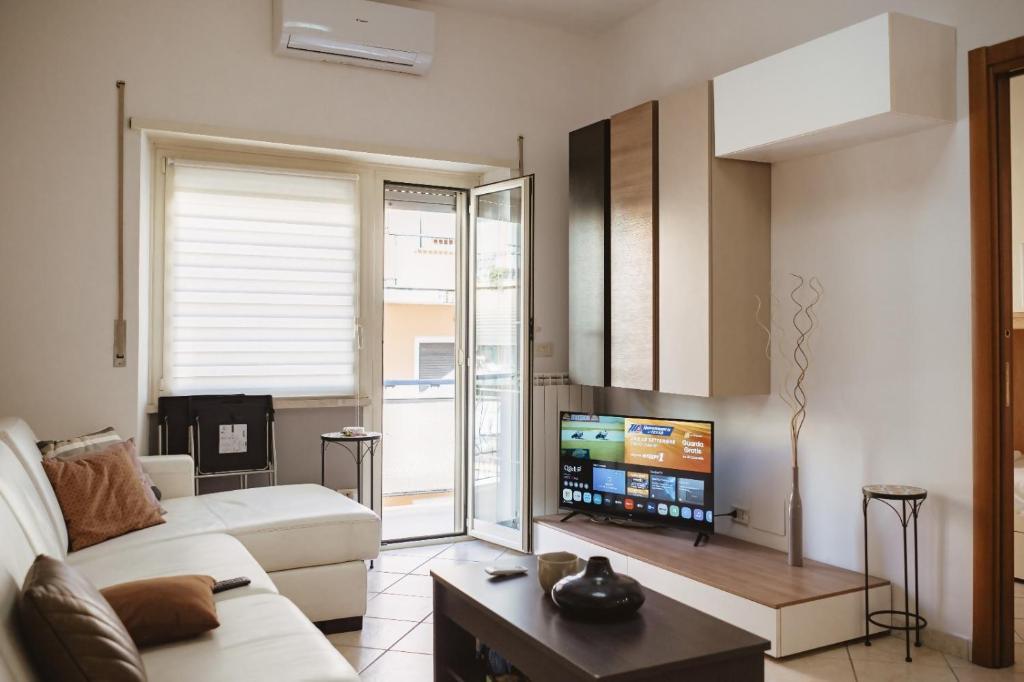 Two Bedroom Appartment - 3 min Metro Conca D'Oro by ORPI RENT
