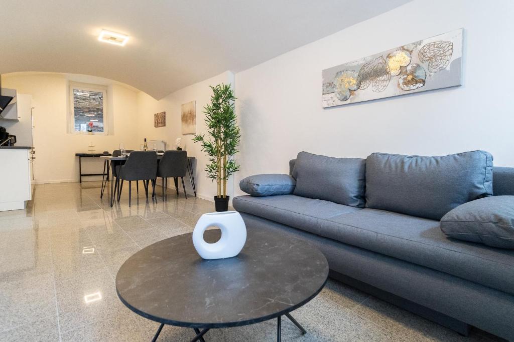 Posezení v ubytování Fewomo, Moselzeit Apartment, Stilvolle Fewo für Genießer nähe Schloss