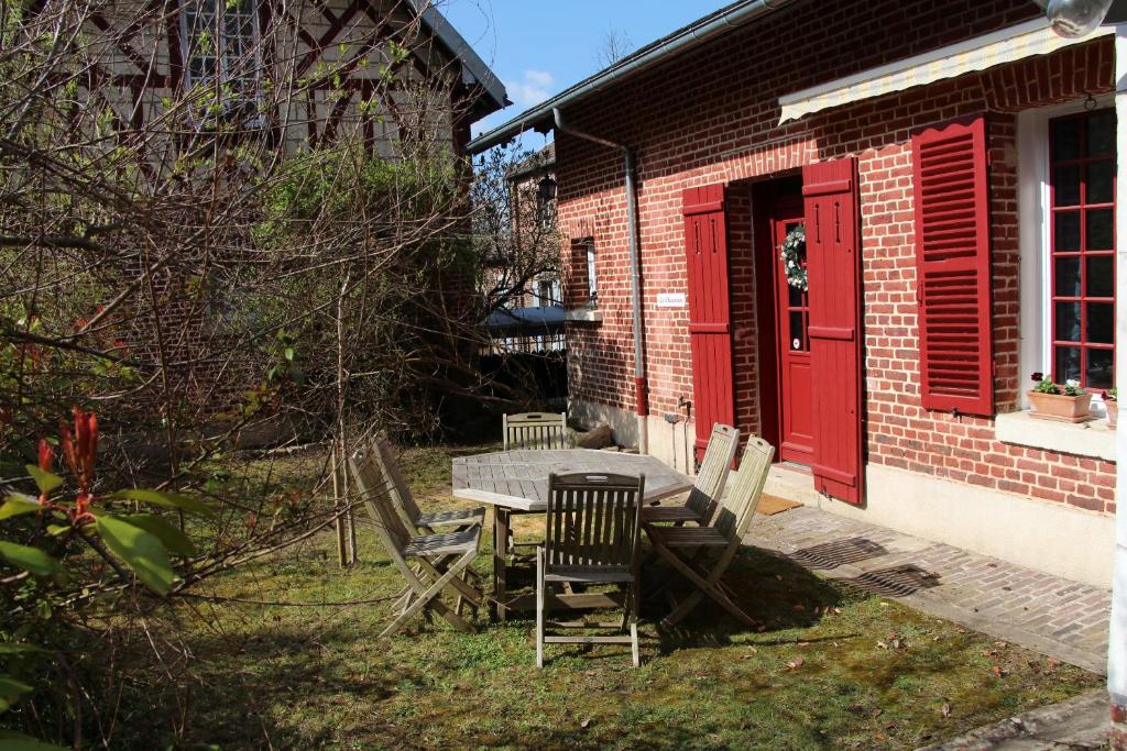 Zahrada ubytování L'écurie de Vieux-Moulin