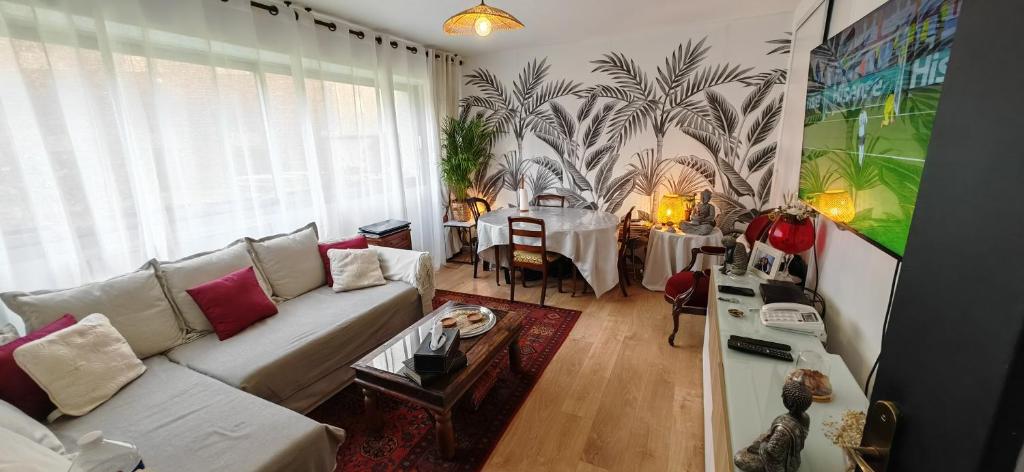 Et opholdsområde på T2 meublé 1 er étage dans un quartier calme à PARIS 17