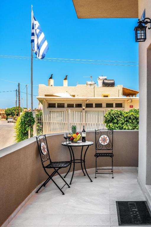 A balcony or terrace at Seaside Apartments in Agkisaras 2