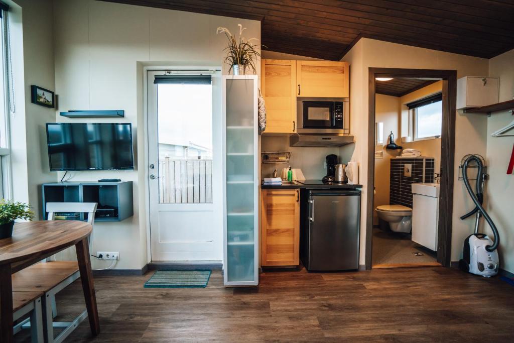 Dapur atau dapur kecil di Blue View Cabin 4B With private hot tub