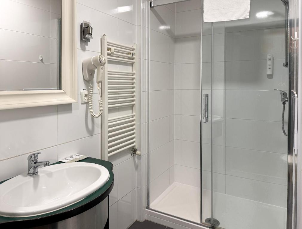 Koupelna v ubytování Hotel Malá Strana