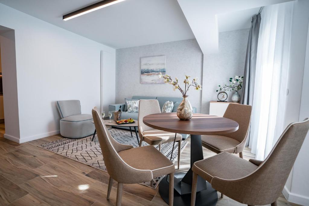 Novos Luxury Suites - Resim 20